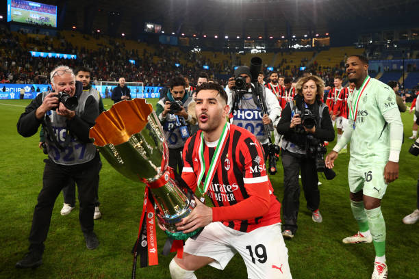 空军基地的 空军基地的