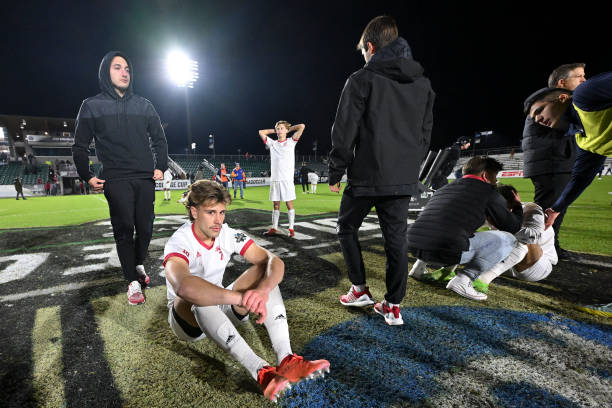 境中脱颖而 境中脱颖而